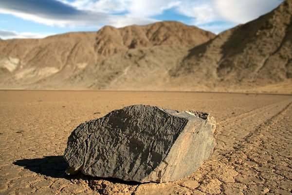 Sailing Stone,Death Valley